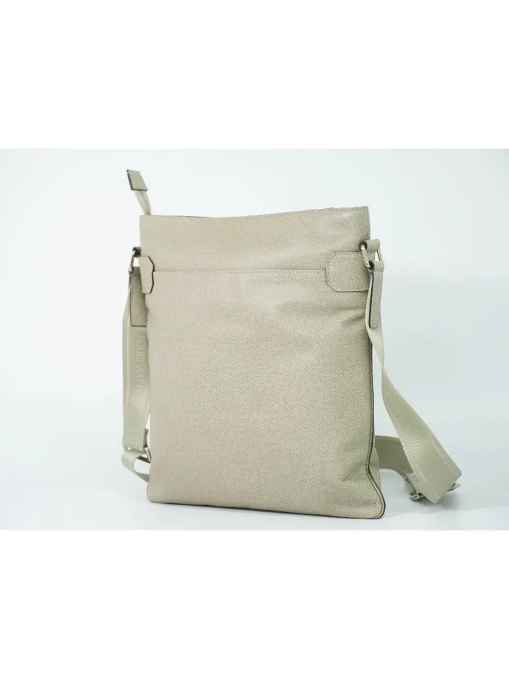 Louis Vuitton LV Taiga Leather Shoulder Bag Pochette Beige Sasha Second